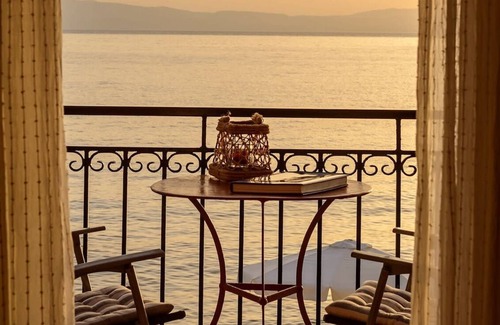Avia House | Waveside Sanctuary - Luxurious Seastone Villa
