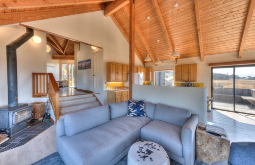 Sea Ranch House | WAVESIDE Whitewater views, waves and ocean views from every window.