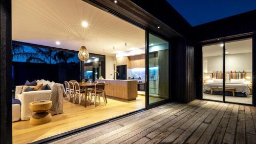 Onetangi House | Wavesong - Coast & Country