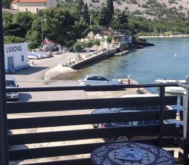 Lukovo Apartment | WaveWhisper