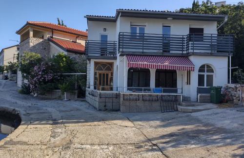 Lukovo Apartment | WaveWhisper