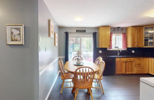 Wasaga Beach House | Wavy Daze