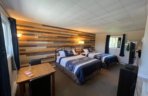Algoma District Hotel | Wawa Northern Lights Motel and Chalets