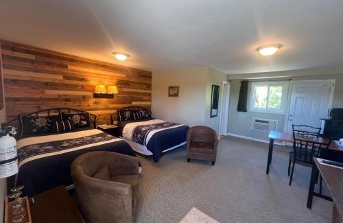 Algoma District Hotel | Wawa Northern Lights Motel and Chalets