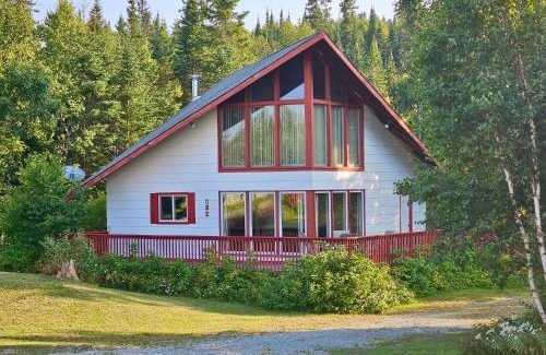 Algoma District Hotel | Wawa Northern Lights Motel and Chalets