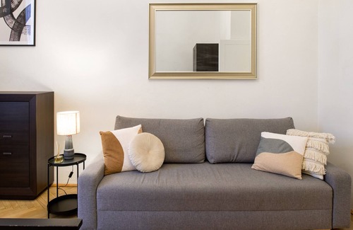 City Centre Apartment | WAWELOVE spacious 3 bedroom apt 1 min to Main Sqare!