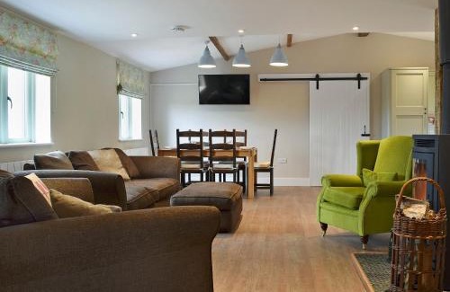Gumley House | Waxwing Cottage