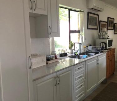 Greater Johannesburg Metropolitan Area Apartment | Waybury Cottage - a cozy home from home !