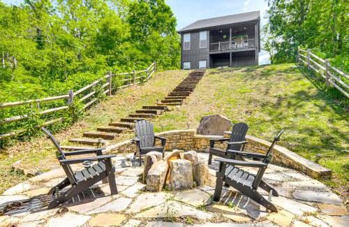 Clyde House | Waynesville House Fire Pit and Mountain Views!