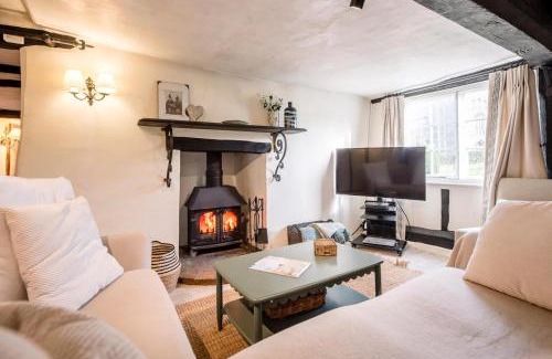 Woodbridge House | Wayside Cottage, Dennington