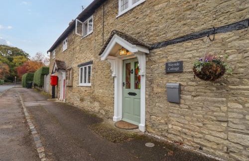 Pavenham House | Wayside Cottage