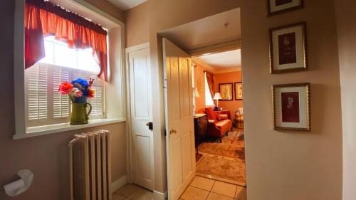 Ellicott City Bed & Breakfast | Wayside Inn Bed and Breakfast