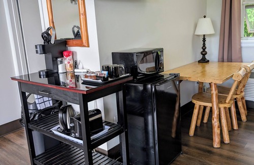 Manitoulin District Hotel | Wayside Motel Manitoulin
