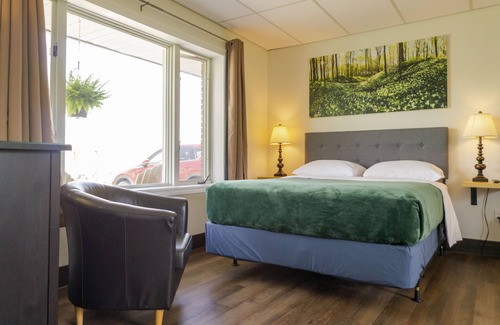 Manitoulin District Hotel | Wayside Motel Manitoulin
