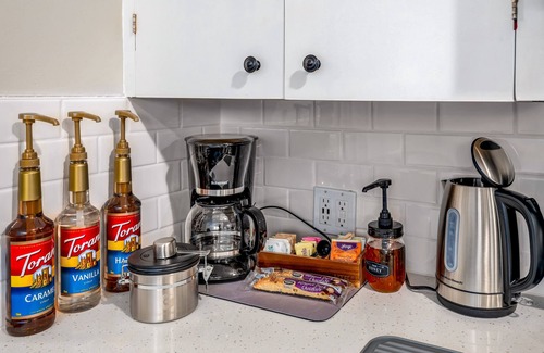 Springfield House | Wayside Retreat, mins to UofO, Hayward Field, Autzen, w game room, BBQ, firepit