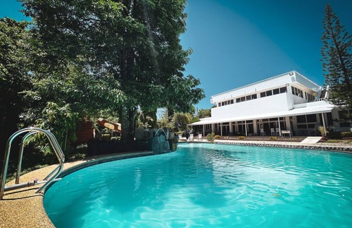 Manoc-Manoc House | Wazobia Boracay - Four Bedroom House/Villa