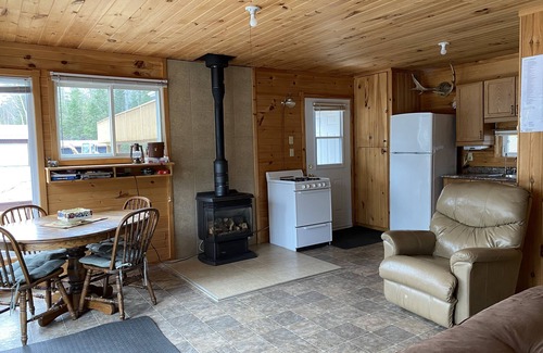 West Nipissing Cabin | We are an off grid resort with peace and tranquillity. Pet friendly.
