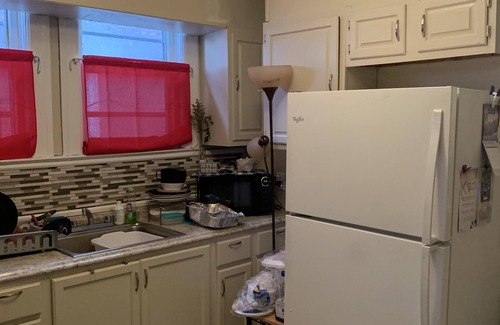 Lansing House | We are centrally -located . Just a few miles from downtown, shopping and MSU,