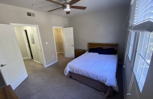 Cumberland Apartment | We are located 5 minutes from the bravers stadium, and 15 from downtown Atlanta