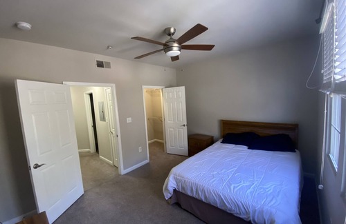 Cumberland Apartment | We are located 5 minutes from the bravers stadium, and 15 from downtown Atlanta
