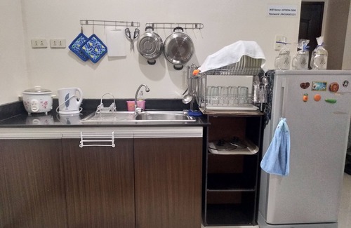 Paranaque House | We are near at Bank, Convenience store, Wet Market and fast food chain.
