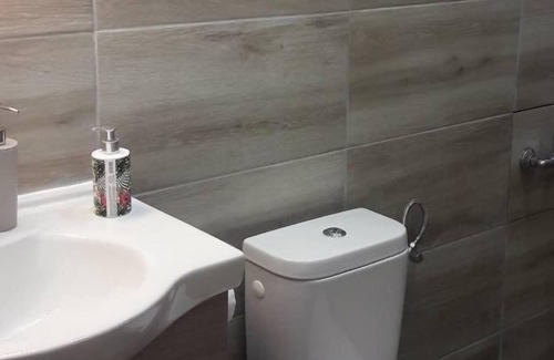 City Center Apartment | We are organizing cosmetic ,hair dressers and dental services .