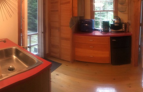 Seal Cove Cottage | WE DO NOT ACCEPT 2026 RESERVATIONS UNTIL JANUARY