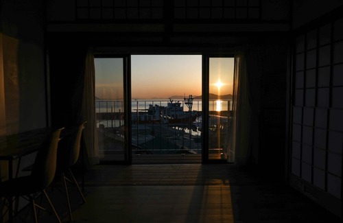 Ogishima House | We offer a relaxing accommodation with breathtaking views of the Seto Inland Sea from the oceanfront/Takamatsu Kagawa