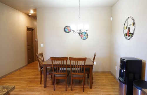 Alamogordo House | We offer discounted rates for Holloman AFB TDY/other 6 month or more tenants.