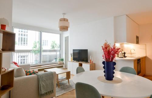 Notre-Dame-des-Champs Apartment | We Parisian Vanneau Cozy Home