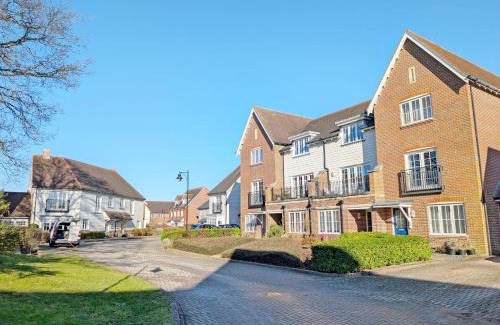 Westhampnett House | Wealden House - Westhampnett