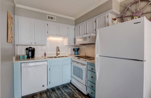 Carolina Beach Condo | Weathertree by the Sea off the Boardwalk Oceanview