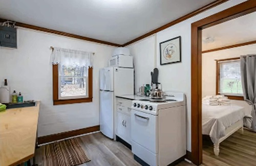 Dayton Cabin | Weaver Cabin: A Glamping Experience