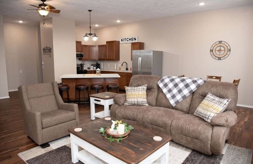 Mansfield Apartment | Weaver Loft: Cozy Downtown Retreat in the Heart of Mansfield - Home of Laura Ingalls Wilder!