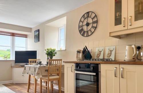 Hayfield House | Weavers View - Uk49723