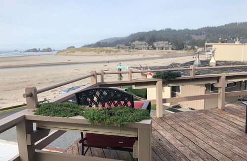 Cannon Beach Hotel | Webb's Scenic Surf