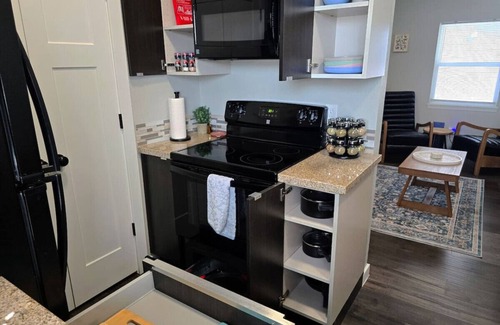 Midtown Apartment | Webster, N. Hospital & Downtown