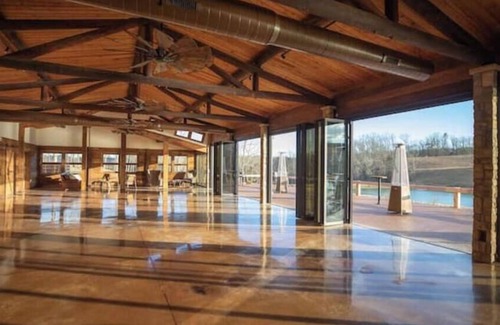 Fincastle Cabin | Weddings at Preserve at Crooked Run