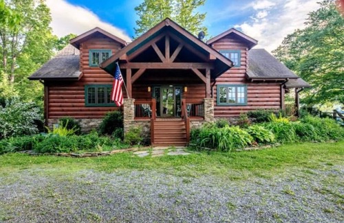 Boone Cabin | Weddings, Reunions, Corporate Retreats Sleeps 48 - up to 80 for Events