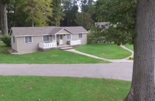 Whitehall Cabin | Weddings, reunions large events on Lake Michigan