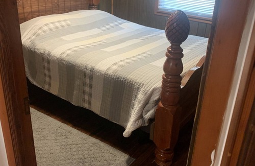 Portland House | Weddle Lodging & Outfitters White House.