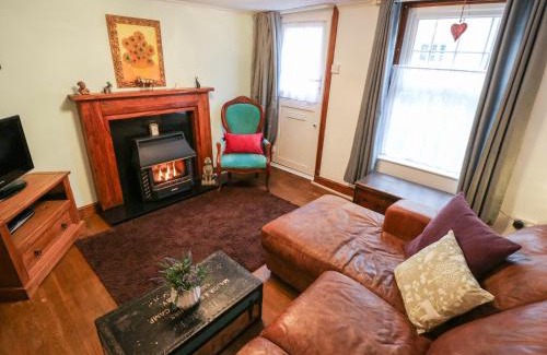 Brading House | Wee Cot