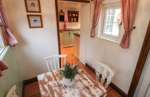 Brading Cottage | Wee Cot