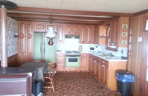 Prudenville Cottage | Week of Aug 9-16 is OPEN! Never too Early to Book a Fall Vacation.!