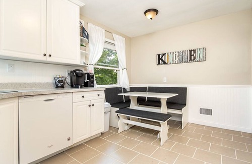 Lansing House | Weekday Work Trip or Weekend Fun: We fit everyone