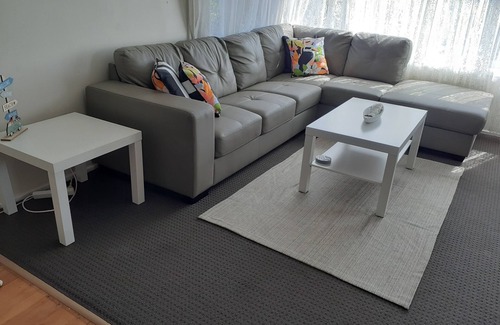 Mount Warrigal House | Weekday worker FIFO/DIDO accom for up to 8 people