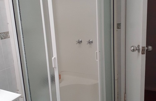 Mount Warrigal House | Weekday worker FIFO/DIDO accom for up to 8 people
