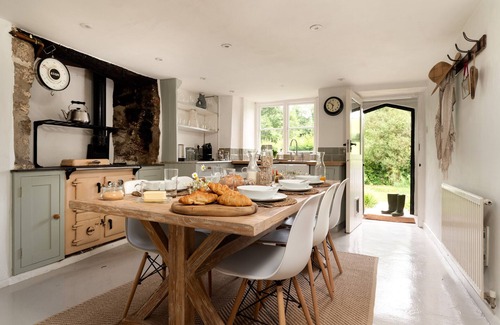 Heligan Cottage | Weeke Brook - A 'quintessential' thatched cottage