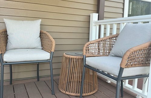 Grafton House | Weekend Escape- Cozy 2BR with Patio