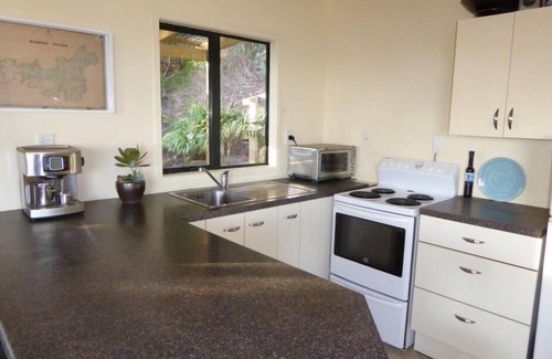 Omiha House | Weekend get away on Waiheke : 3 Nights for the price of 2